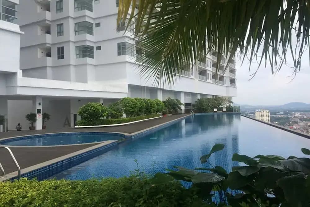 Vinz at Silverscape Luxury Residence - photo 20