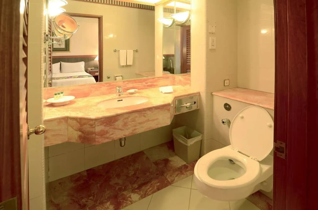 The Jesselton Hotel - photo 10