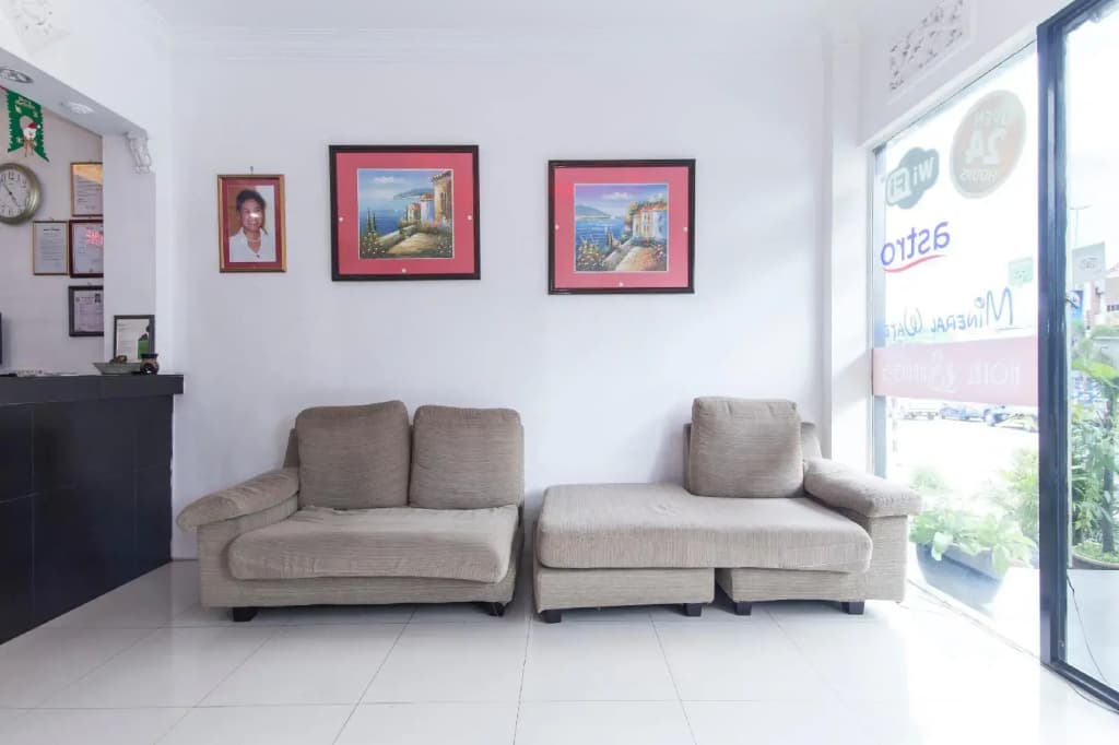 OYO 277 Hotel Shangg - photo 10