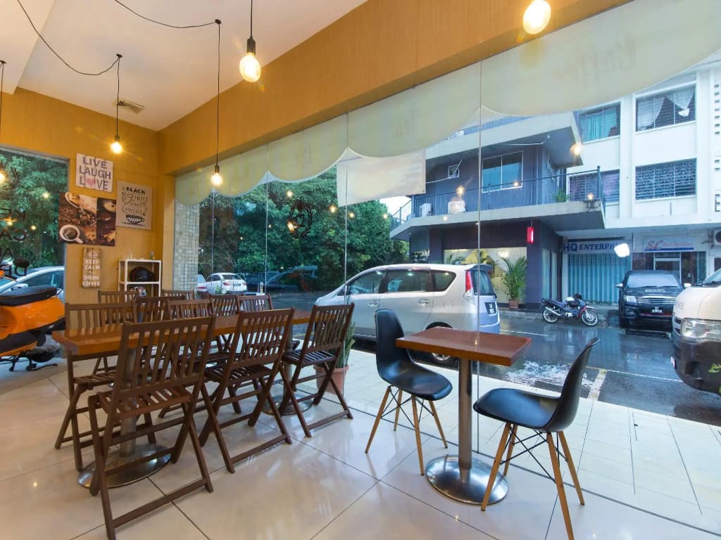 The Crown Borneo Hotel - photo 16