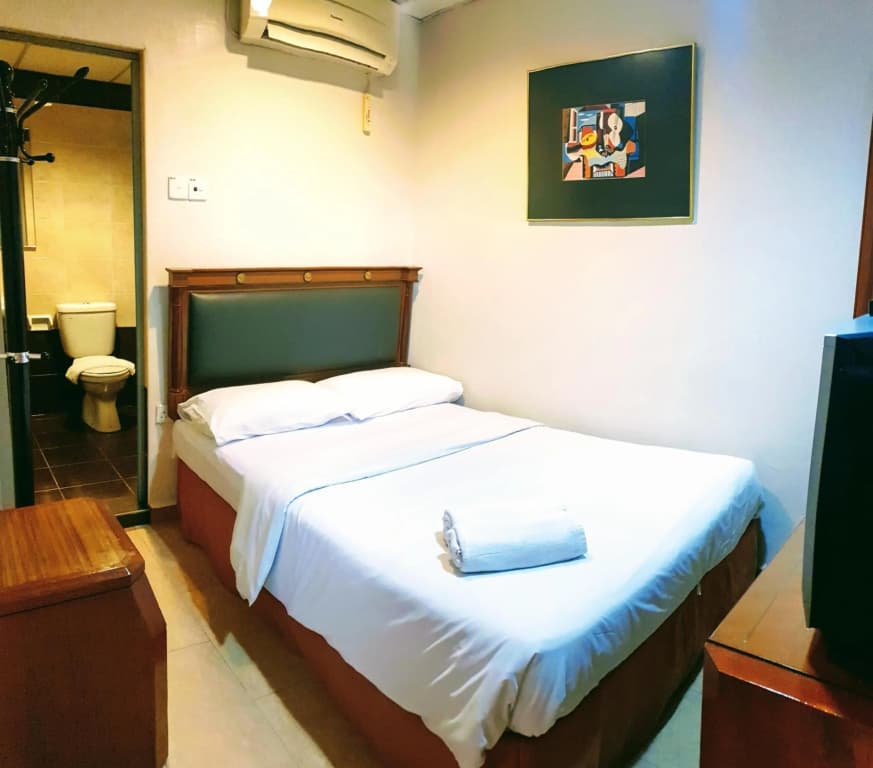 Golden Court Hotel @ Taman Pelangi - photo 3