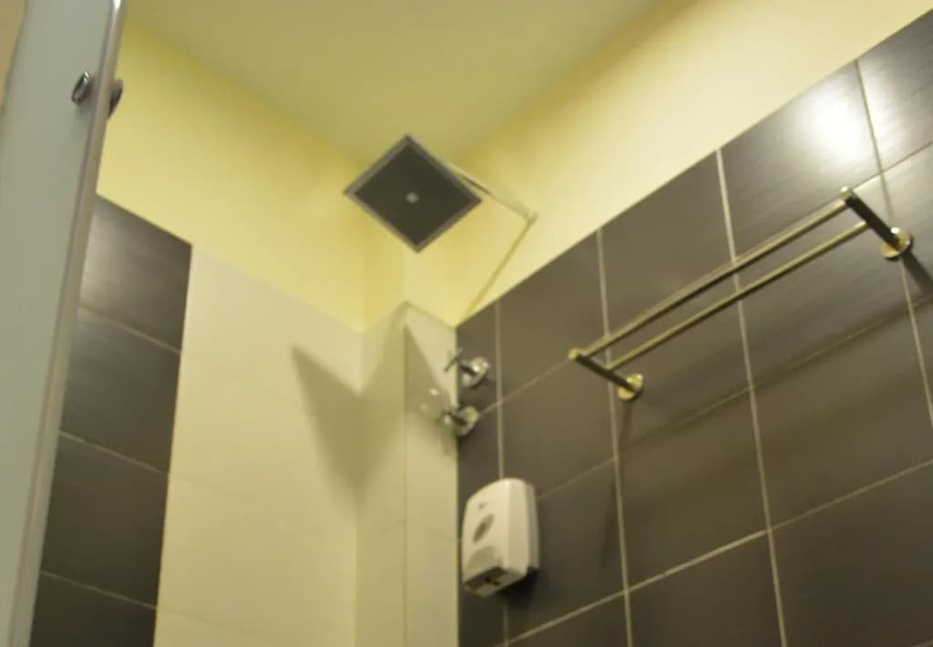 Putra One Avenue Hotel - photo 8