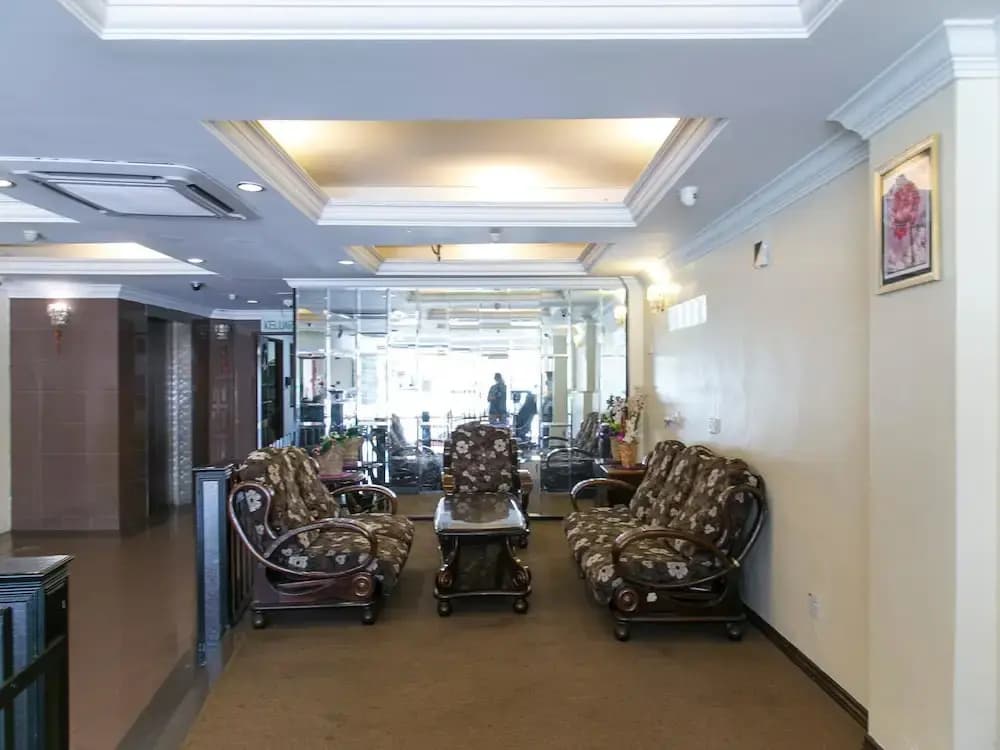 B Hotel - main photo