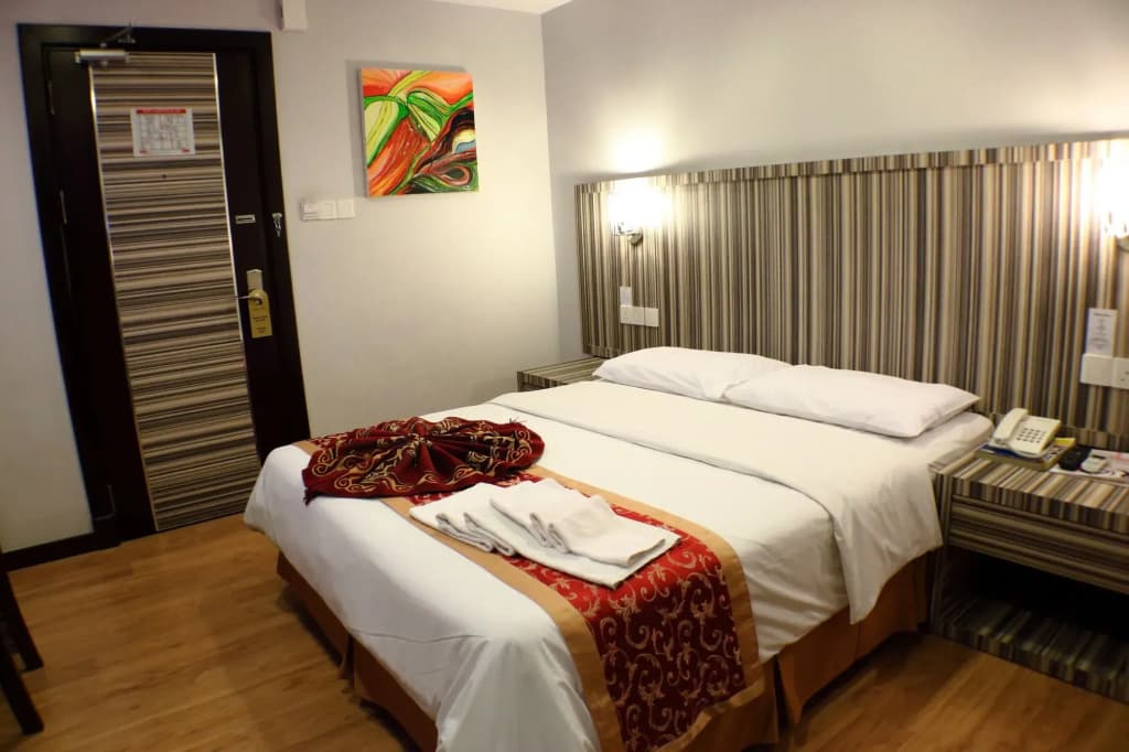 OYO 985 Hotel Nur - photo 6