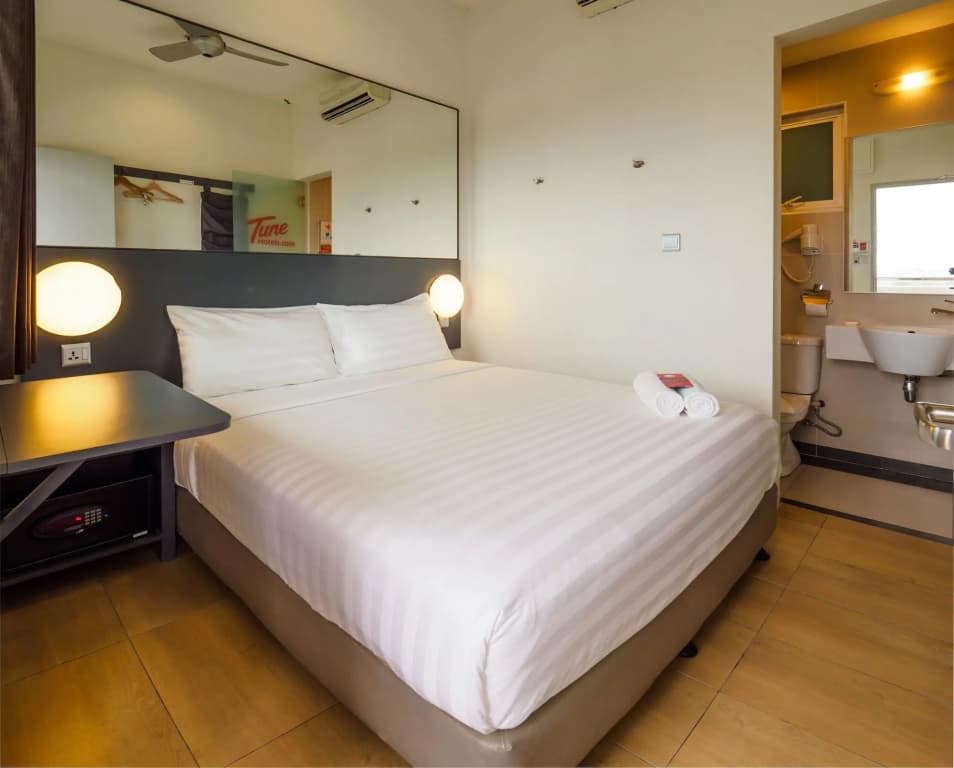 Tune Hotel KLIA Aeropolis - photo 21