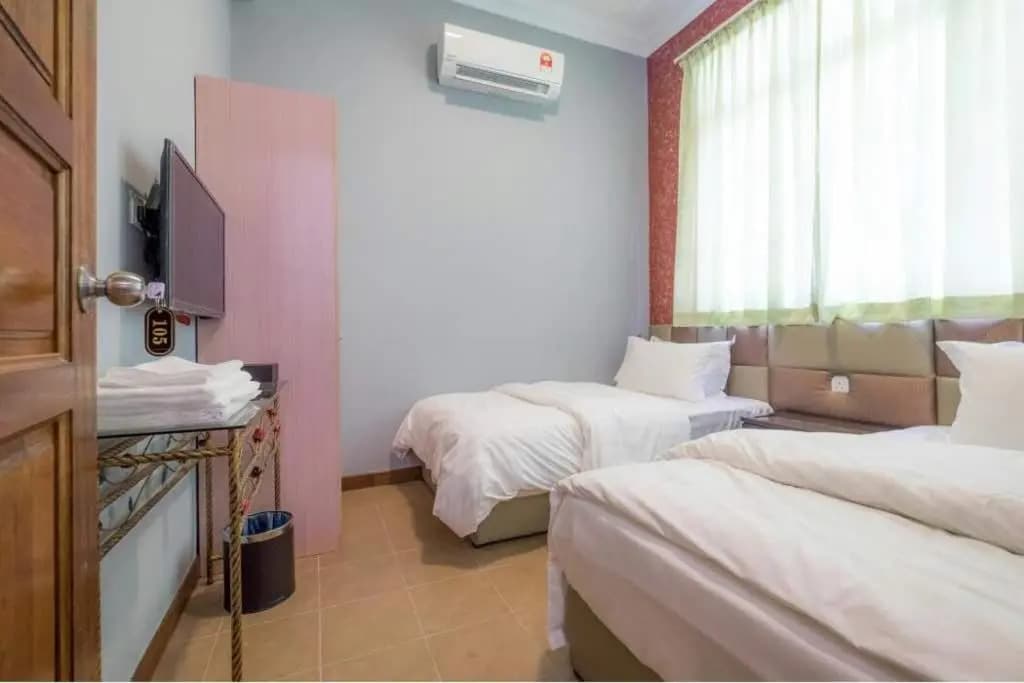 6, Persiaran Tanjung Bunga 3 - photo 7