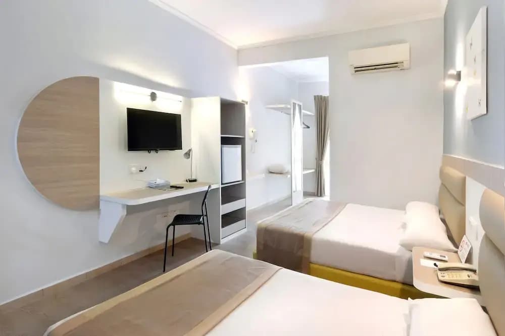 Kings Hotel - photo 7