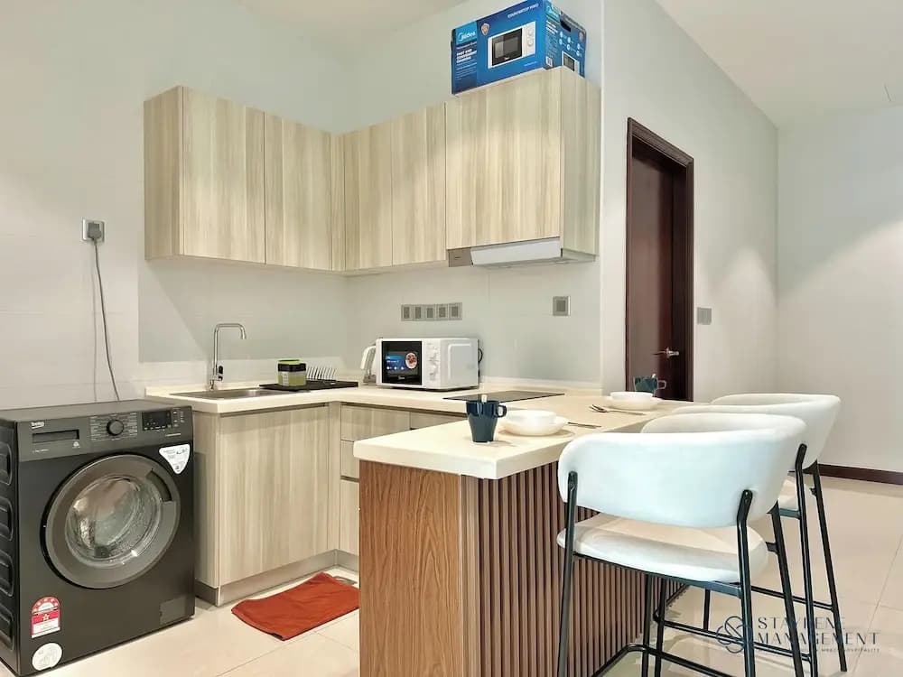 Paragon Suites CIQ By Stayrene - photo 16