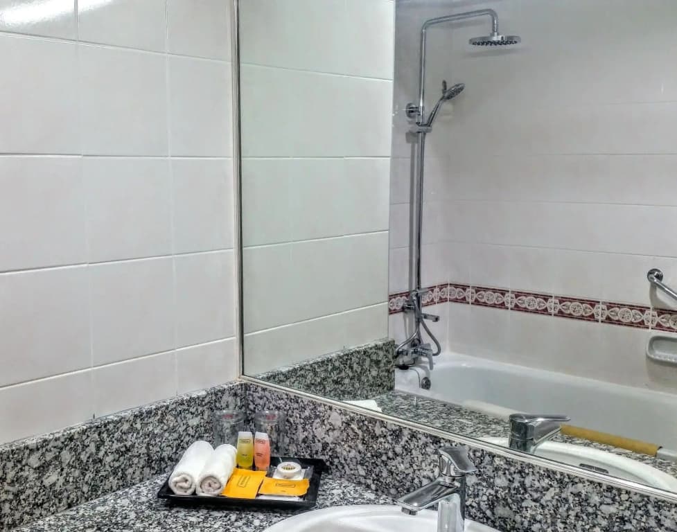 Hotel Grand Continental Kuching - photo 8