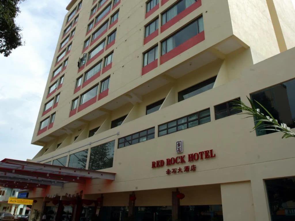 Red Rock Hotel - photo 1