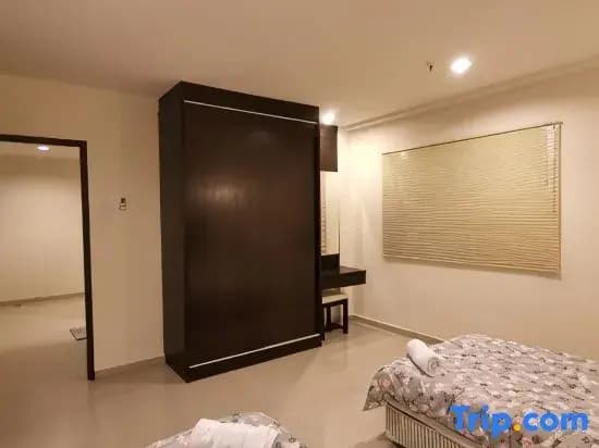 Spacious & Homey Apartment at Marina Island by JoMy Homestay - photo 11