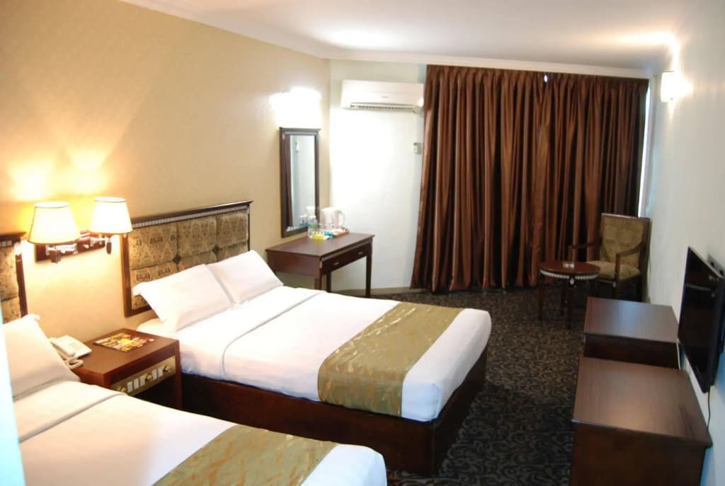 Greenleaf Hotel - photo 4