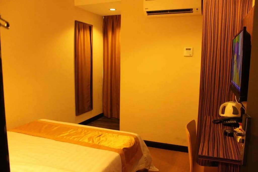 Clover Hotel - photo 4