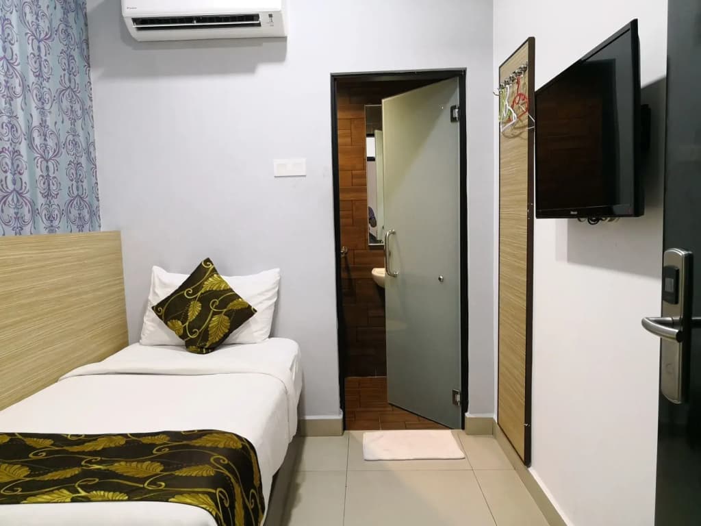 D'Metro Hotel - photo 7