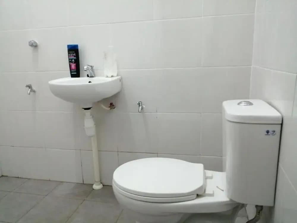 Standard Double Room With Ac in Kuching - photo 6