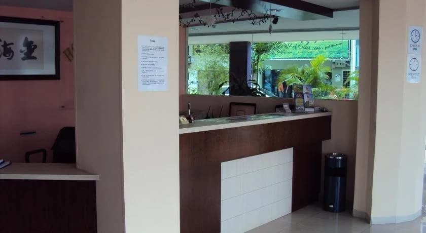 Golden Bay Hotel - photo 7