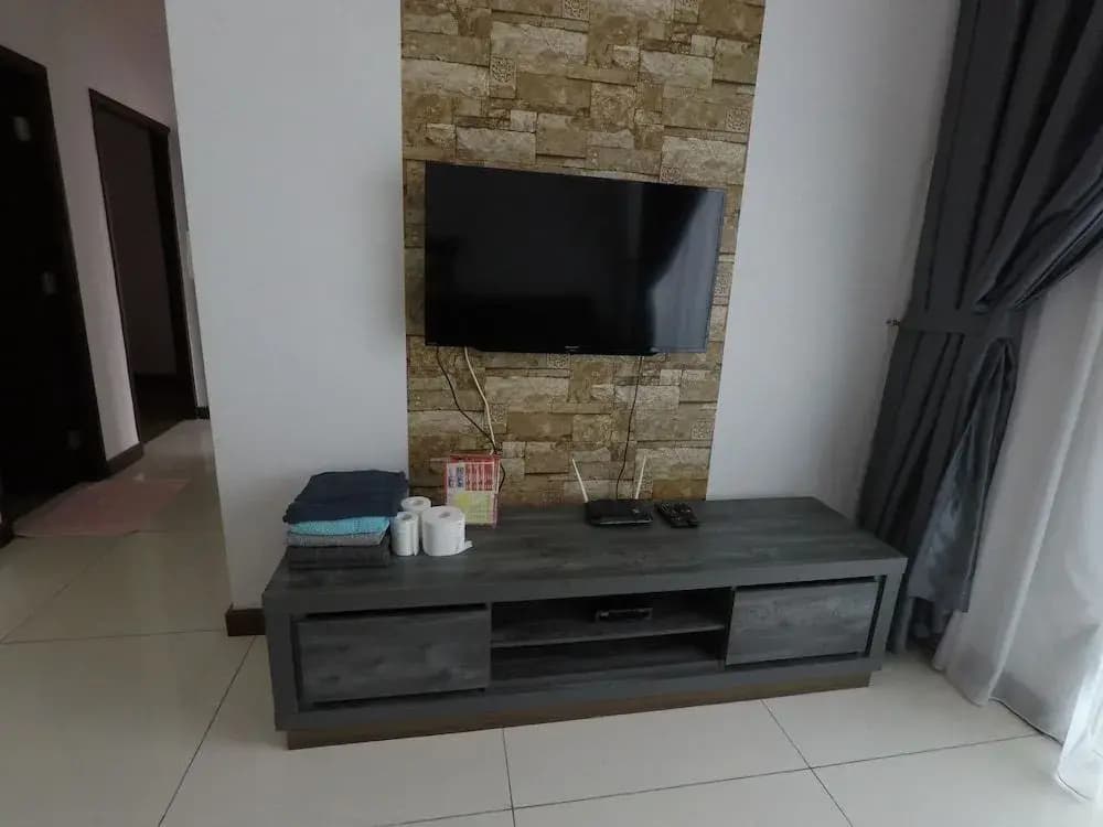 3R2B Seaview Condo - photo 4