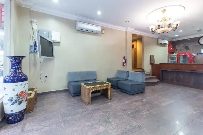 Oyo 447 Comfort Hotel Meru - photo 2