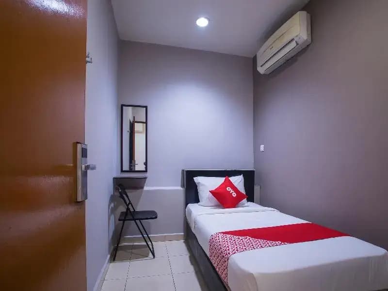 Super OYO 44097 Avatarr Hotel - photo 7