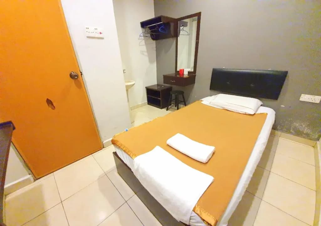 OYO 89715 CK Hotel - photo 7