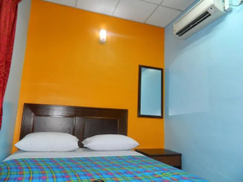 Riverside Hotel - photo 3