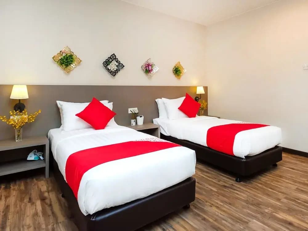 DK Hotel - photo 3