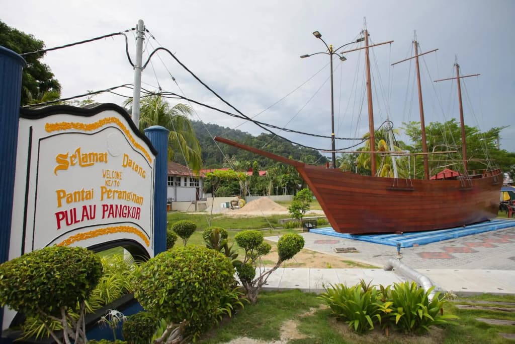 Anjungan Beach Resort - photo 16