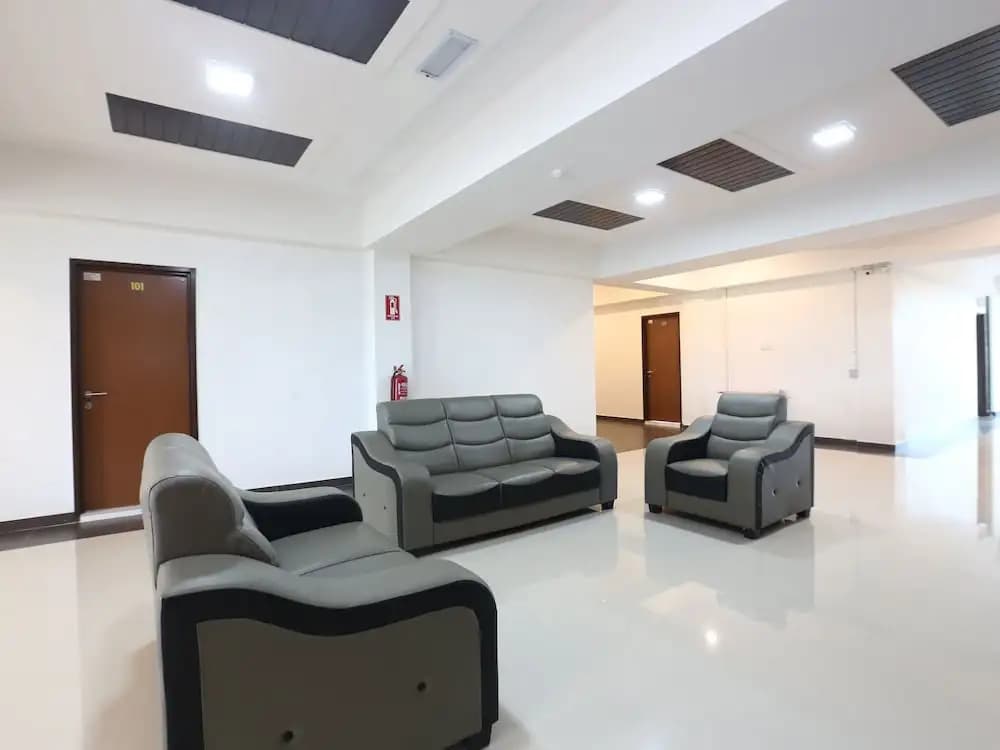 OYO 89888 Dz Residence Guest House - photo 6