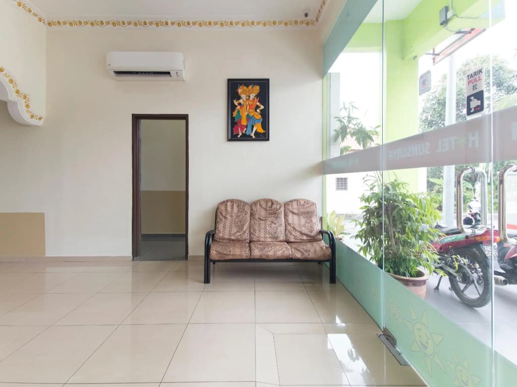 Hotel Sunsurya - photo 3