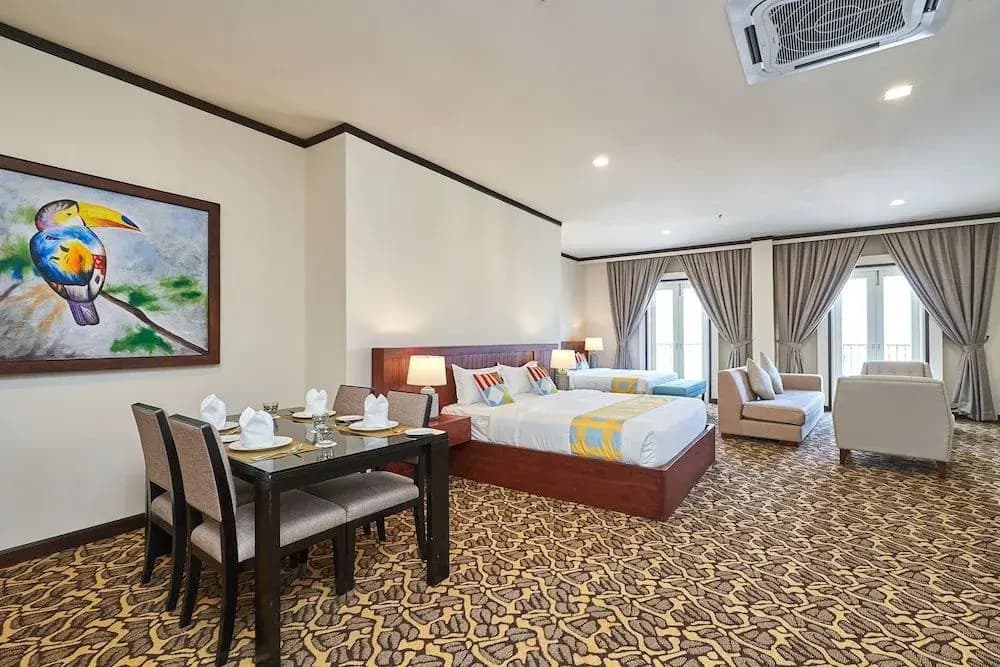 OYO Home 89378 The Platinum Suites - photo 3