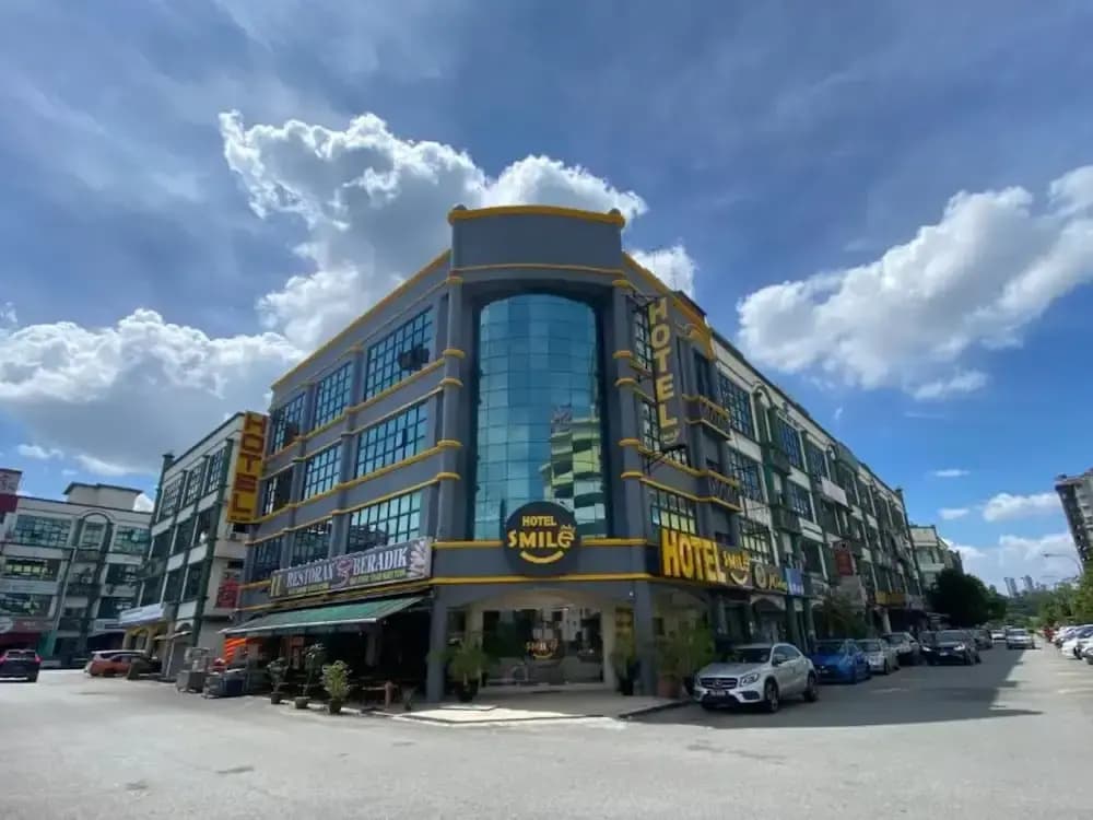 Smile Hotel Serdang South City - photo 1