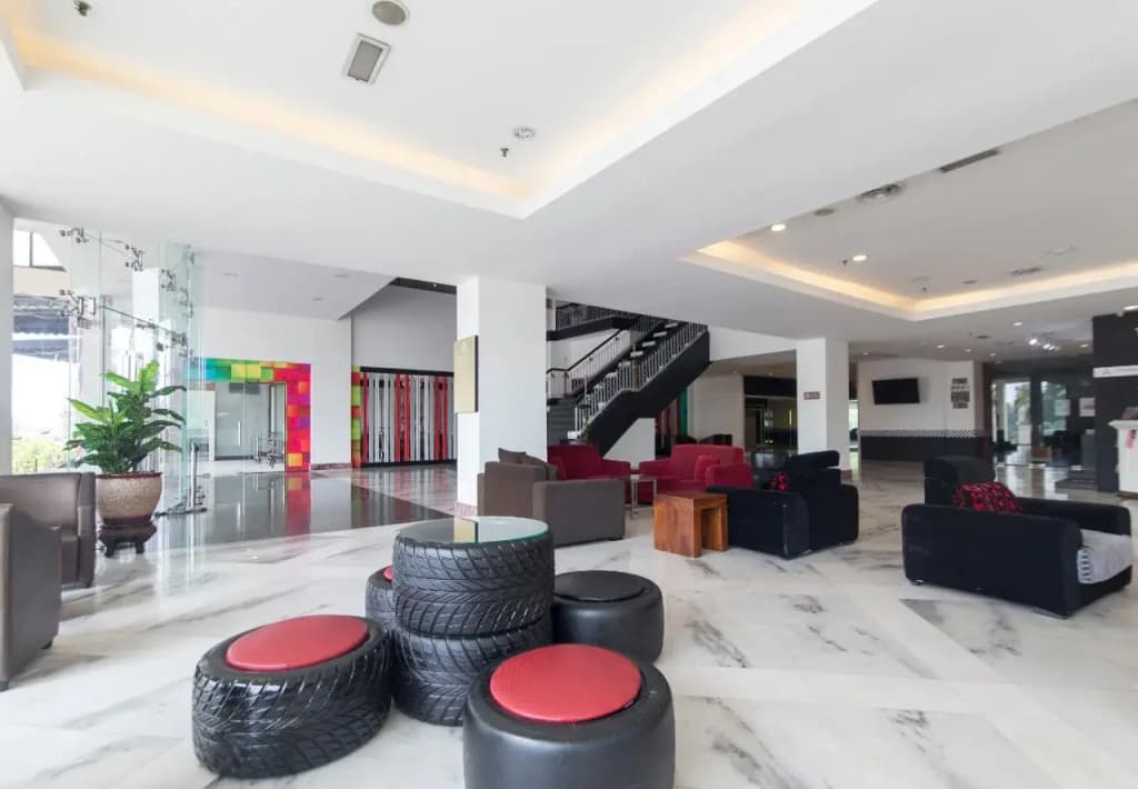 OYO Capital O 89357 Unicorn Hotel - main photo