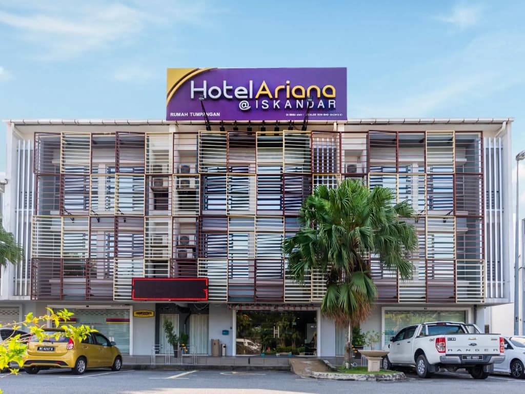 Hotel Ariana Iskandar - photo 1