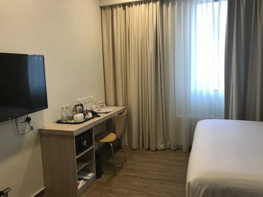 Imperial International Hotel - photo 3