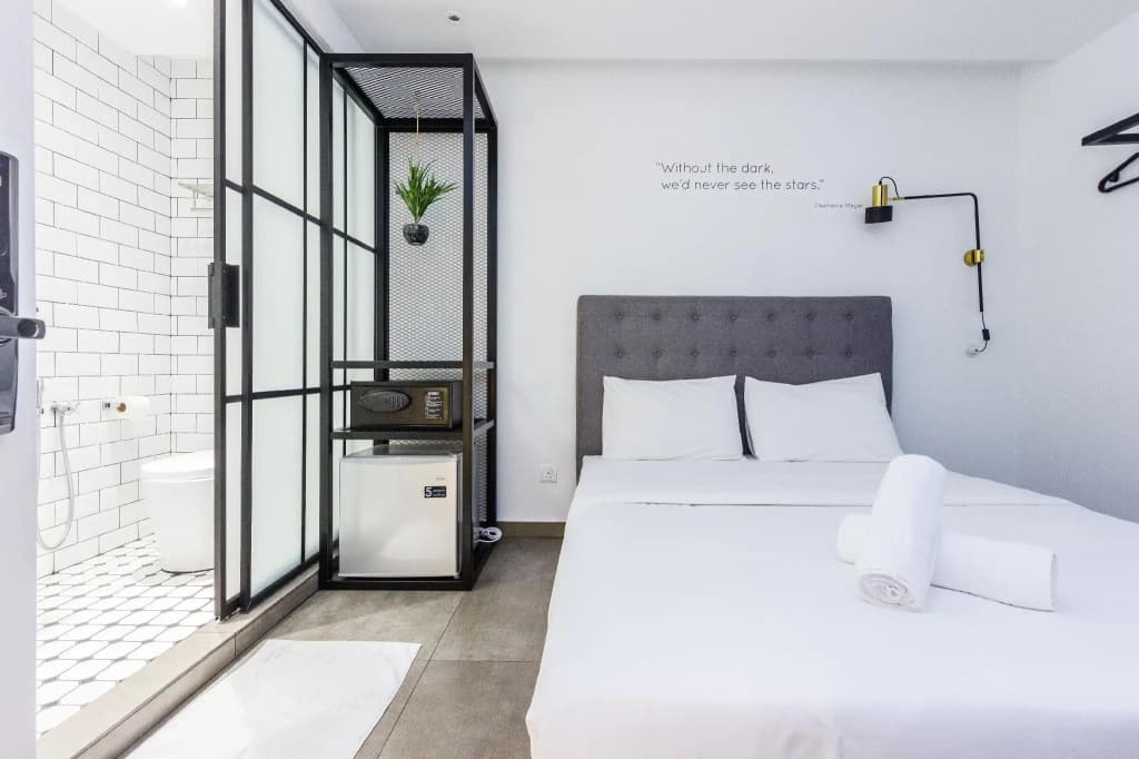 Z Hotel - photo 4