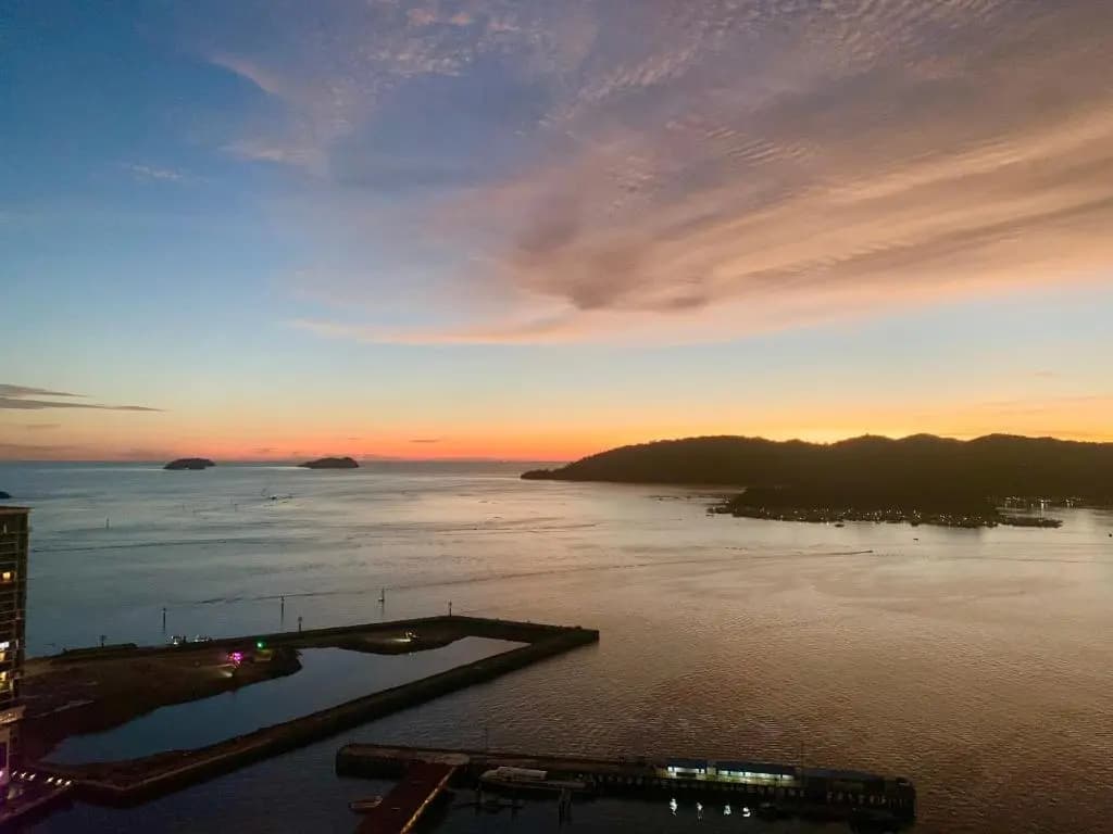 Sunset Seaview Vacation Condos @ Jesselton Quay - photo 15