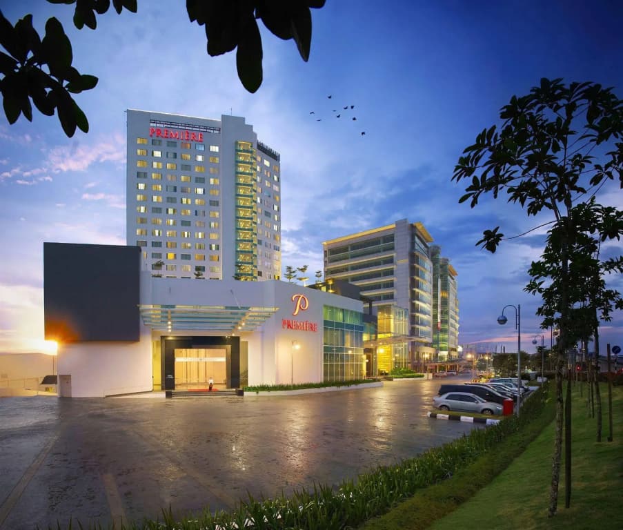 Première Hotel - photo 1