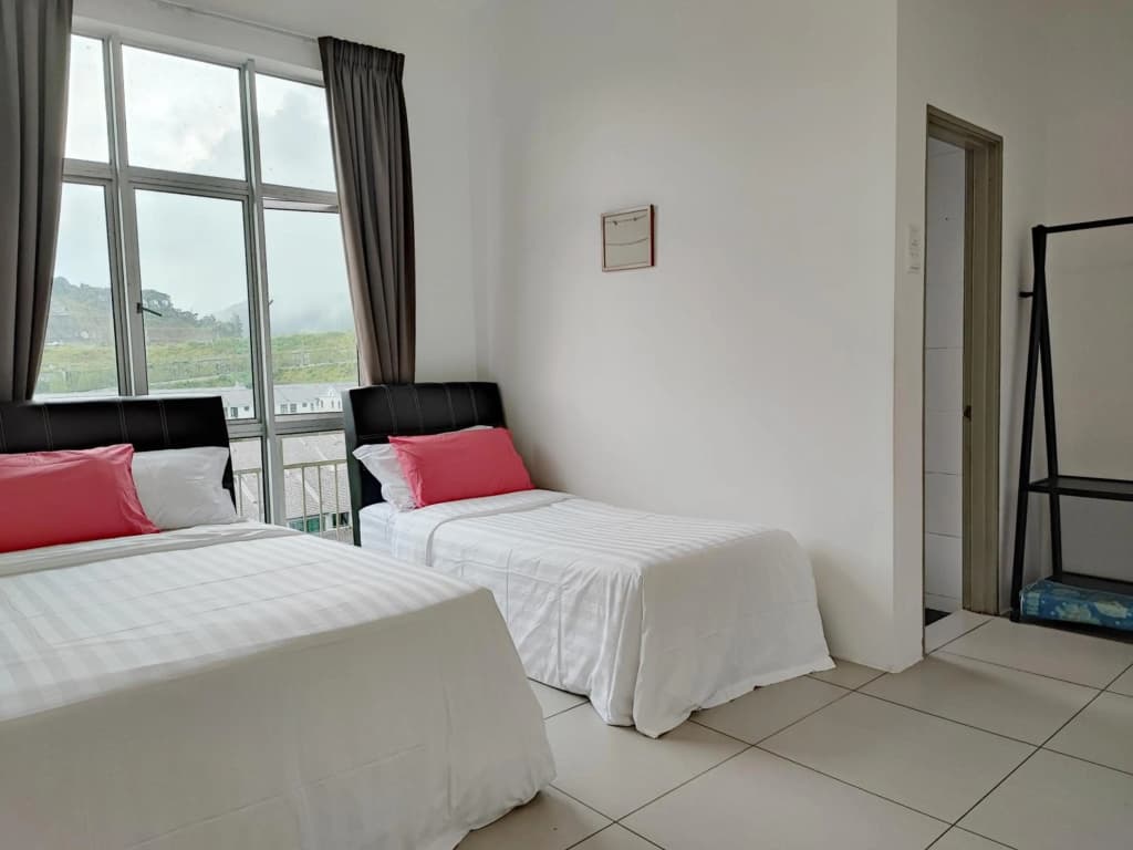 W6WarmStay@GoldenHills/3RPenthouse/WiFi/PasarMalamView/2carpark - photo 3