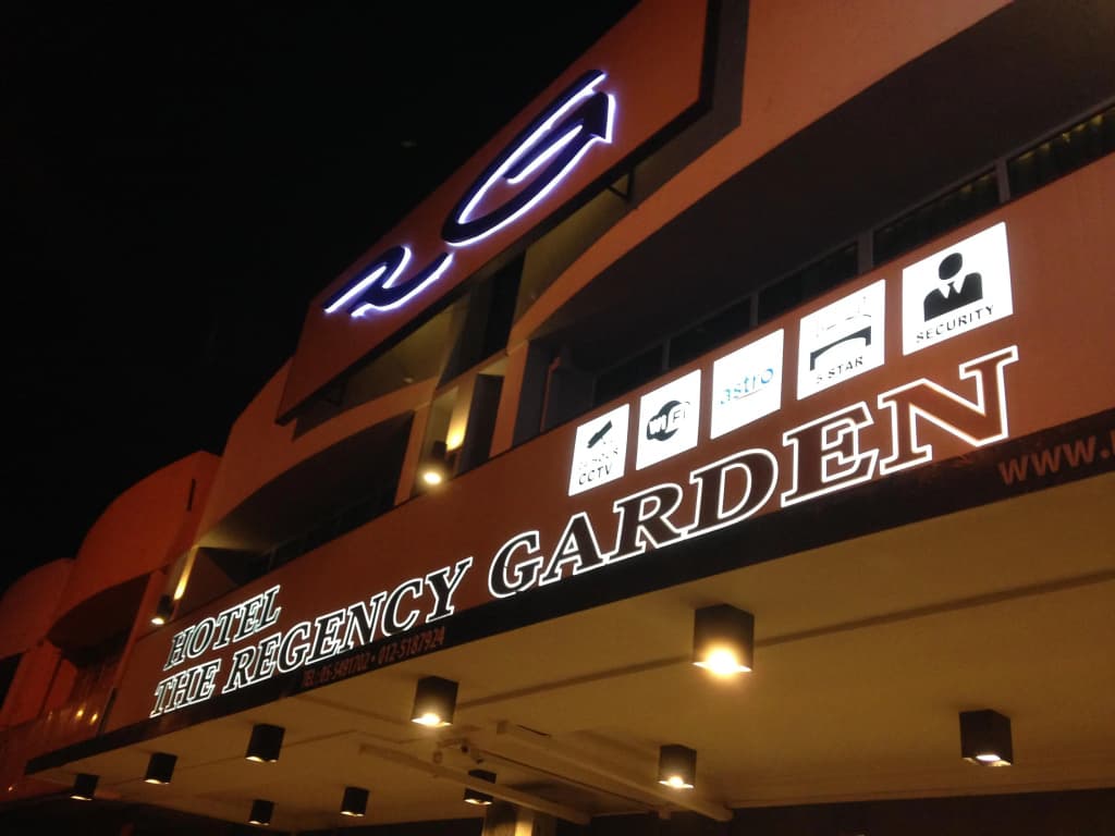 The Regency Garden Hotel - photo 3