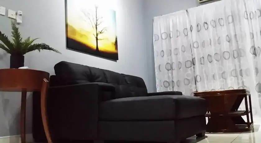 Waterfront Holiday Suites @ Marina Court Resort Kota Kinabalu - photo 4