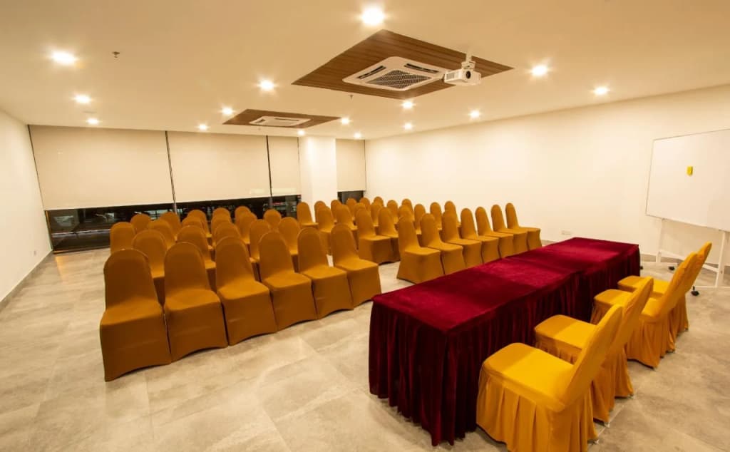 AZ Hotel & Serviced Apartments - photo 11