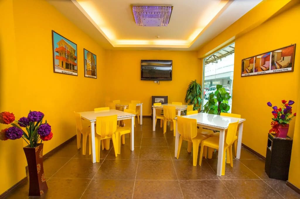 OYO 44037 King Park Hotel - photo 12