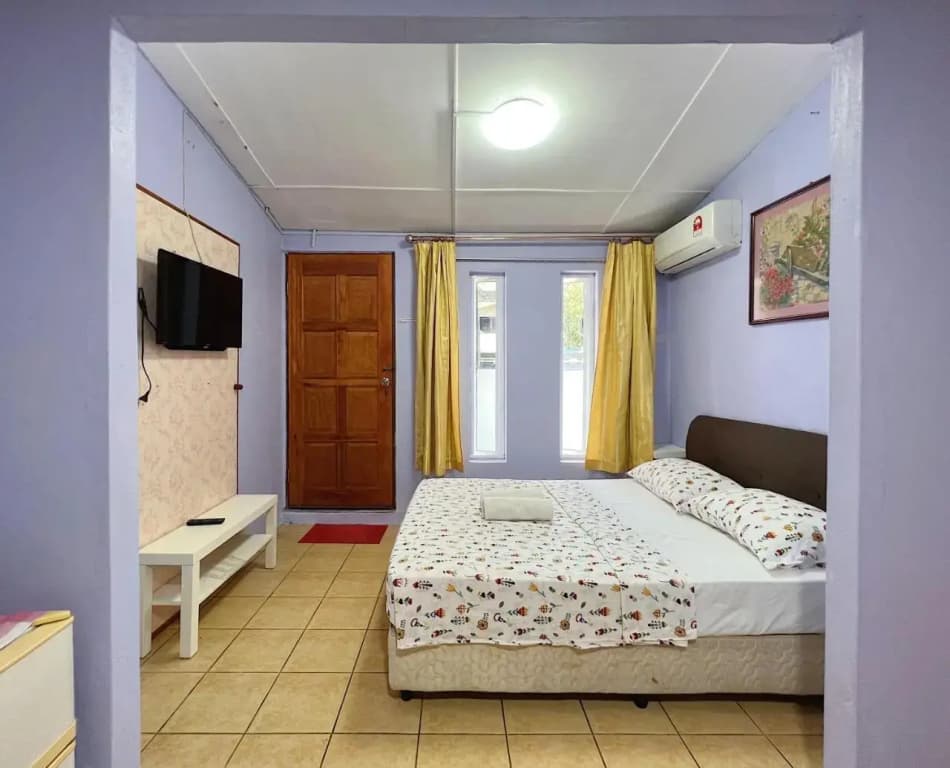 Merdeka Guest House 2 - photo 2