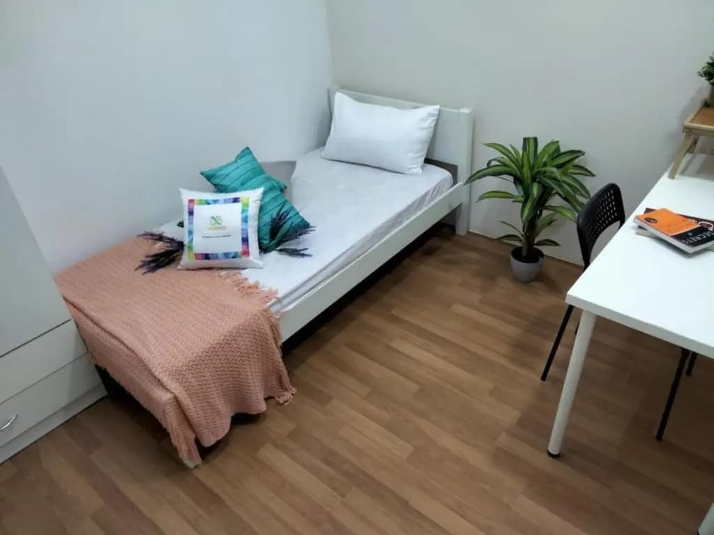 Bed & Pillow Subang Jaya by HomeBrickz - photo 5