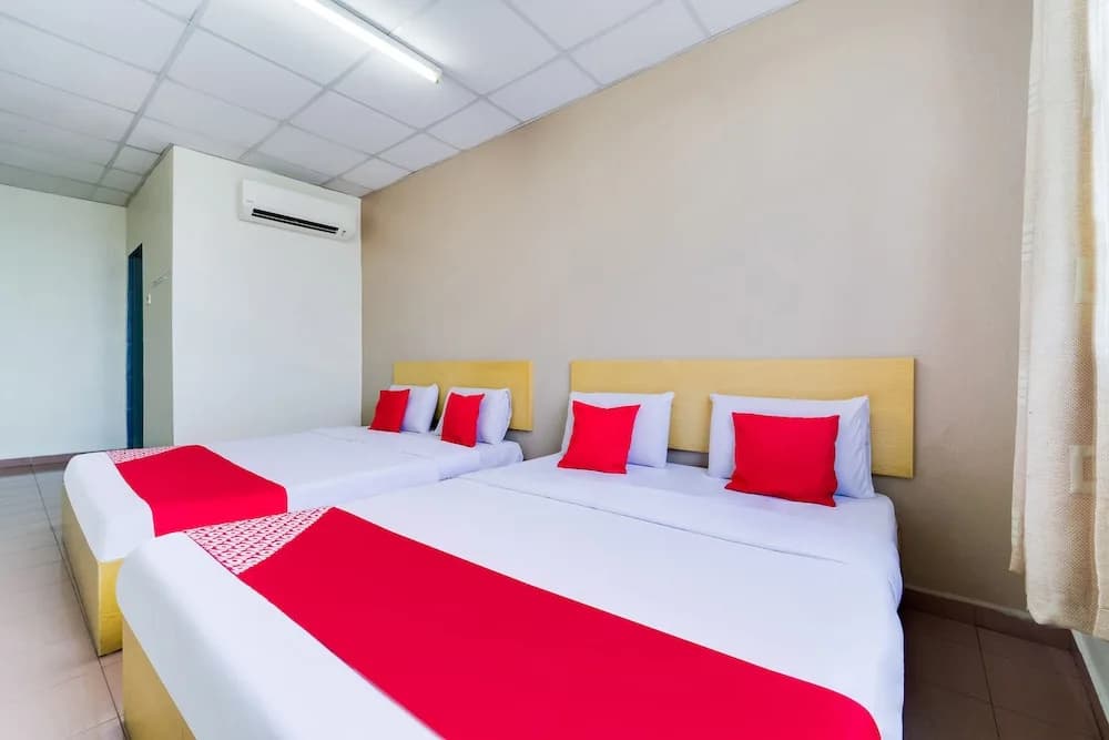 CP Hotel by OYO Rooms - photo 5