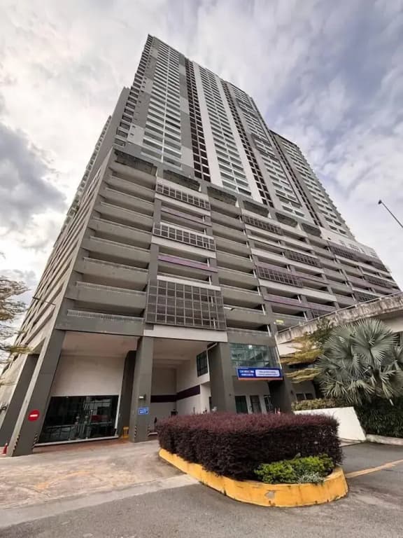 Rooftop Pool Jalan Landmark Apartments - photo 1