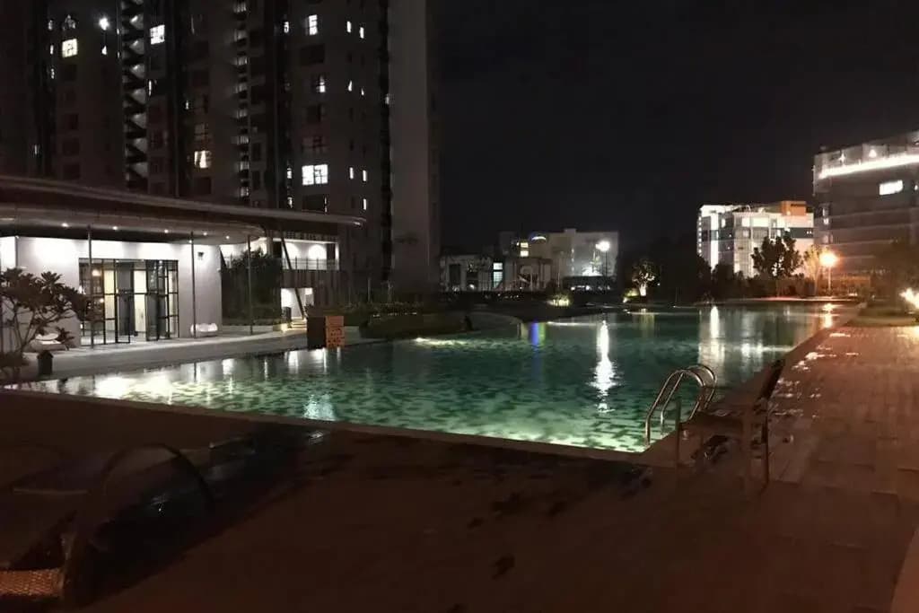 Amazing Lake view studio unit, Hyve,Cyberjaya, Free WiFi, Free Parking, Netflix, Pool - photo 10