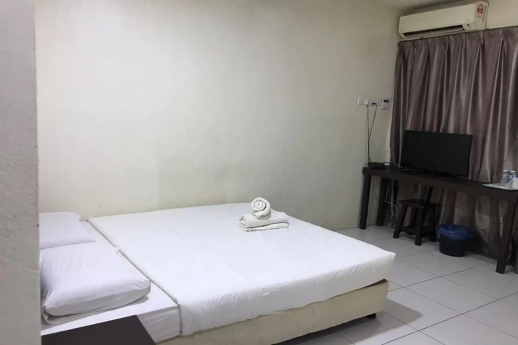 OYO 1104 Q Hotel - photo 3