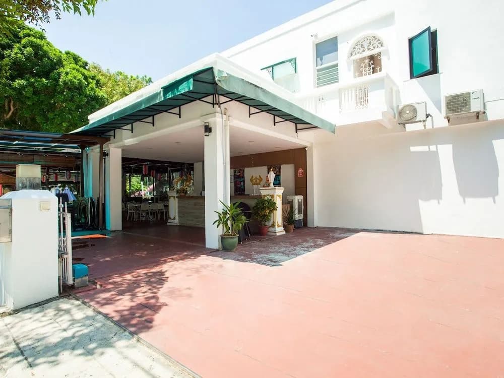 Oyo Capital O 89353 Nostalgia Boutique Hotel & Restaurant - photo 12