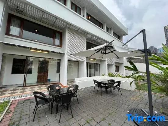 Bangsar Three Storey Luxury Landed House 19PAX - photo 1